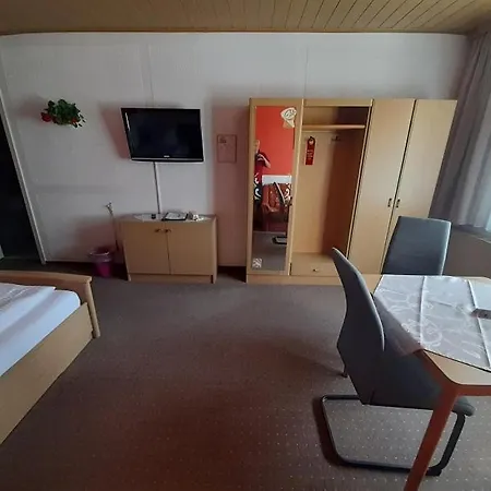 Am Stadtwall 2*
